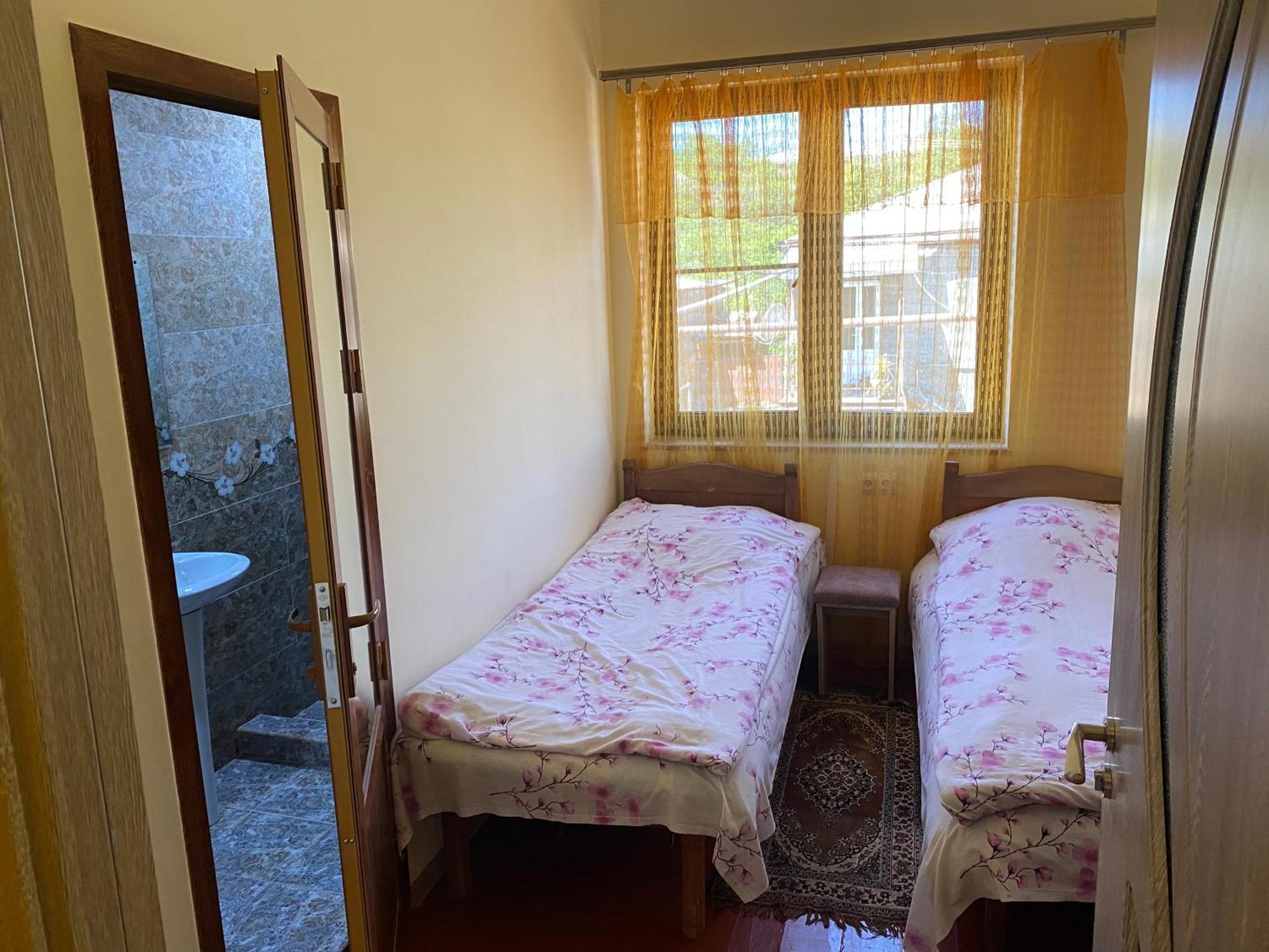 Karine B&B Yeghegnadzor Екстериор снимка